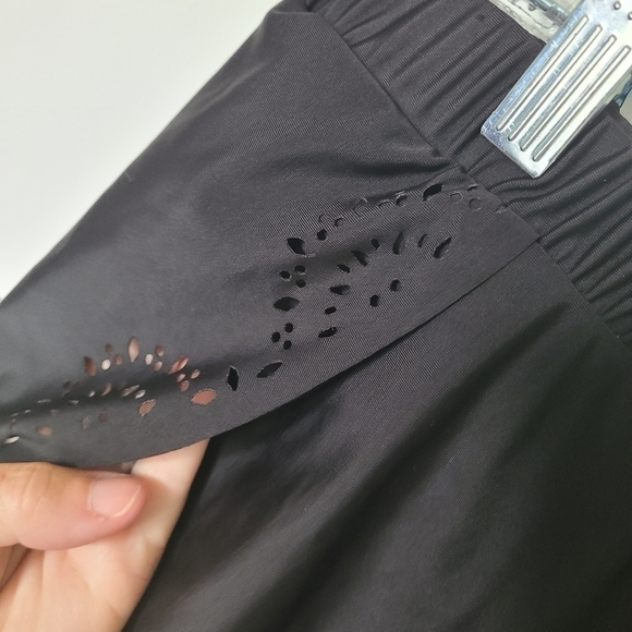 WOMEN'S Laser cut black short or swimsuit bottoms Size XL - Picture 6 of 8